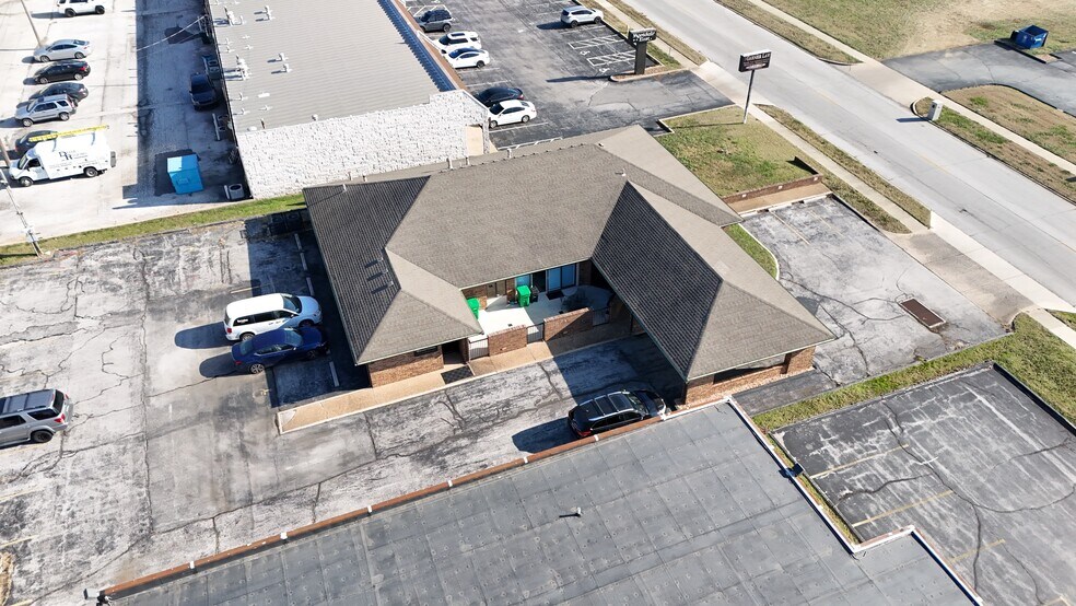 1323 E Montclair St, Springfield, MO à louer - Photo du bâtiment - Image 2 de 2