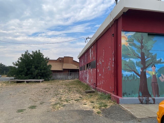 45010 US-101, Laytonville, CA à vendre - Photo du bâtiment - Image 2 de 8