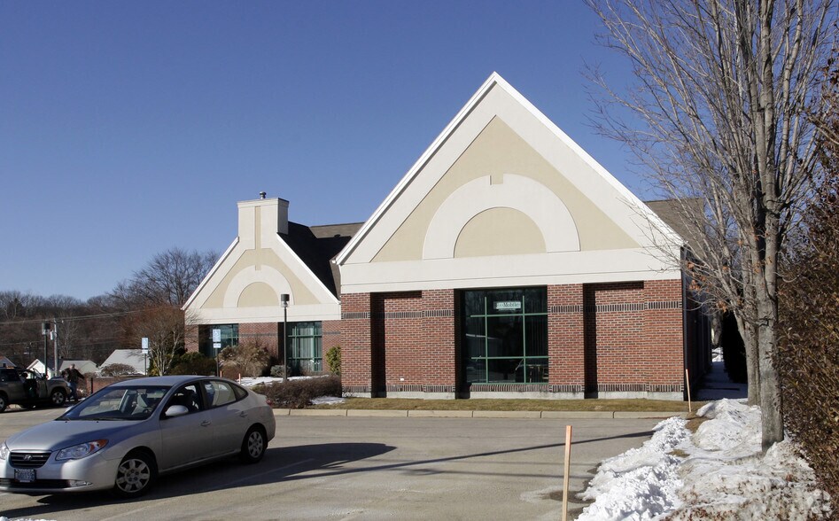 1035 Reservoir Ave, Cranston, RI for sale - Building Photo - Image 2 of 5