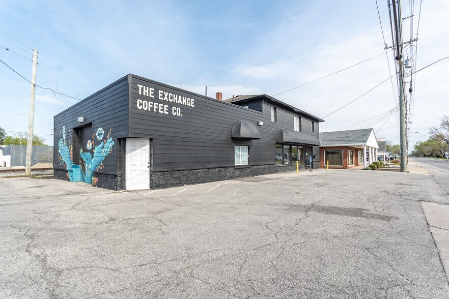 5223 Columbus Ave, Anderson, IN à vendre - Photo du bâtiment - Image 3 de 34