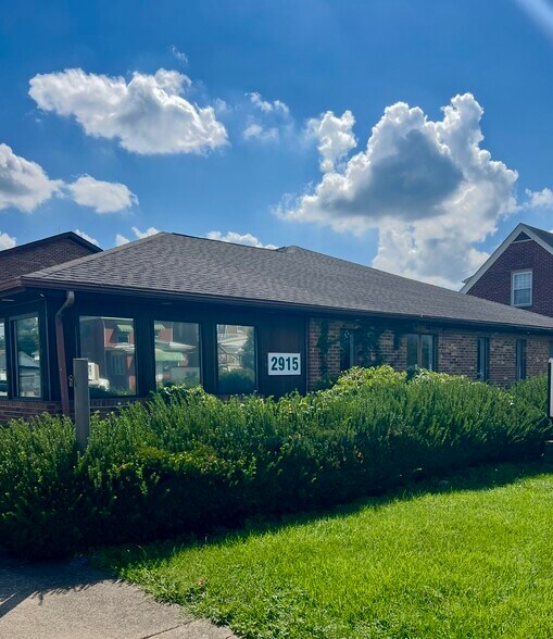 2915 3rd Ave, Huntington, WV à louer - Photo du bâtiment - Image 2 de 4