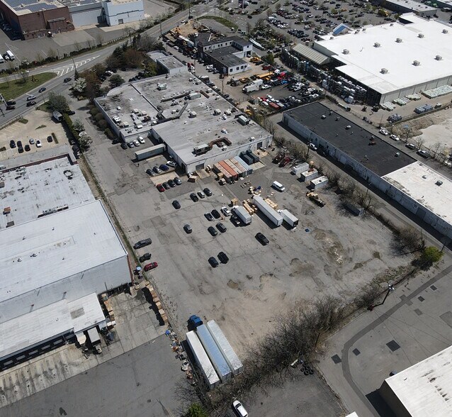 840 S Broadway, Hicksville, NY à louer - Photo du bâtiment - Image 2 de 7