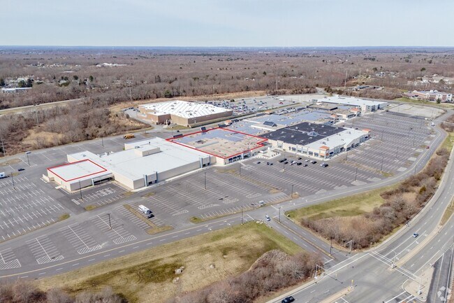 Plus de détails pour 262 Swansea Mall Dr, Swansea, MA - Industriel à louer