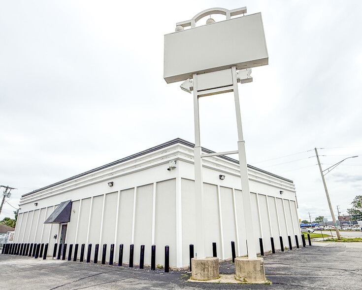 8501 E Pendleton Pike, Indianapolis, IN for sale - Building Photo - Image 2 of 5