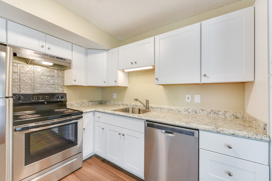 4633 SW Huber St, Portland, OR à vendre - Photo intérieure - Image 3 de 13