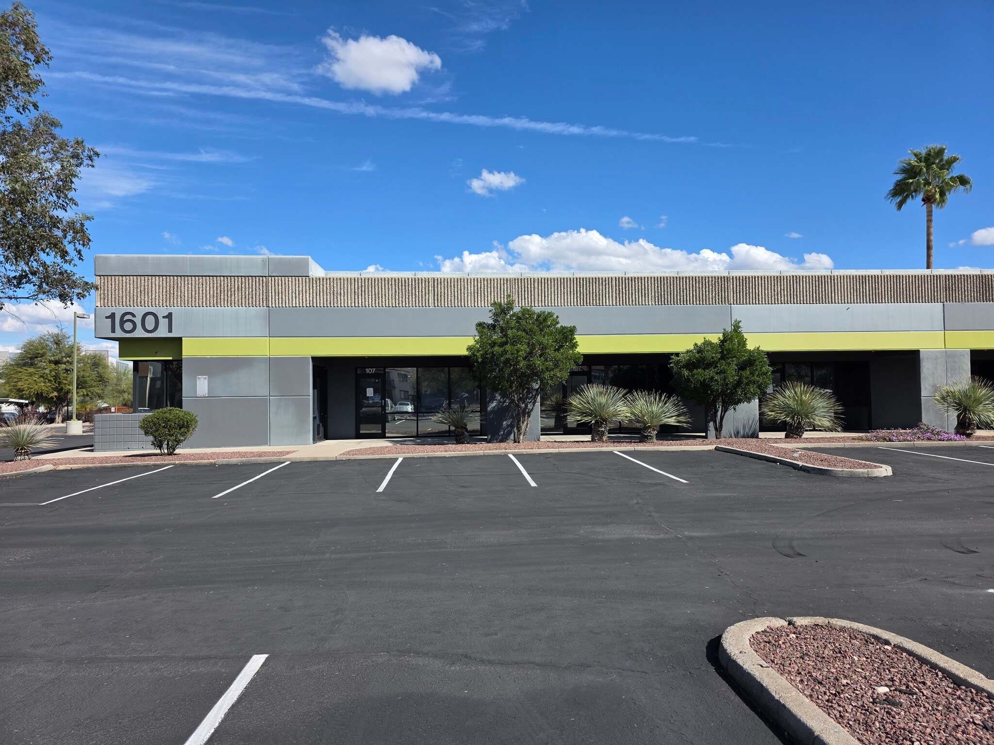 1601 S Pantano Rd, Tucson, AZ à louer Photo du bâtiment- Image 1 de 2