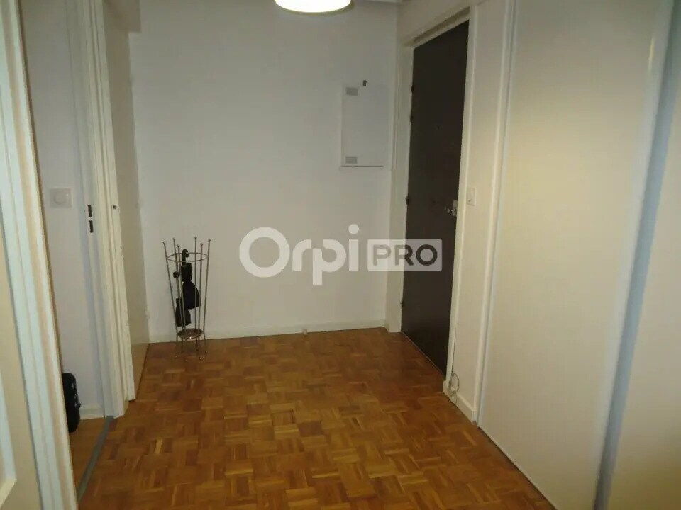 Office in Lyon for lease Interior Photo- Image 1 of 5