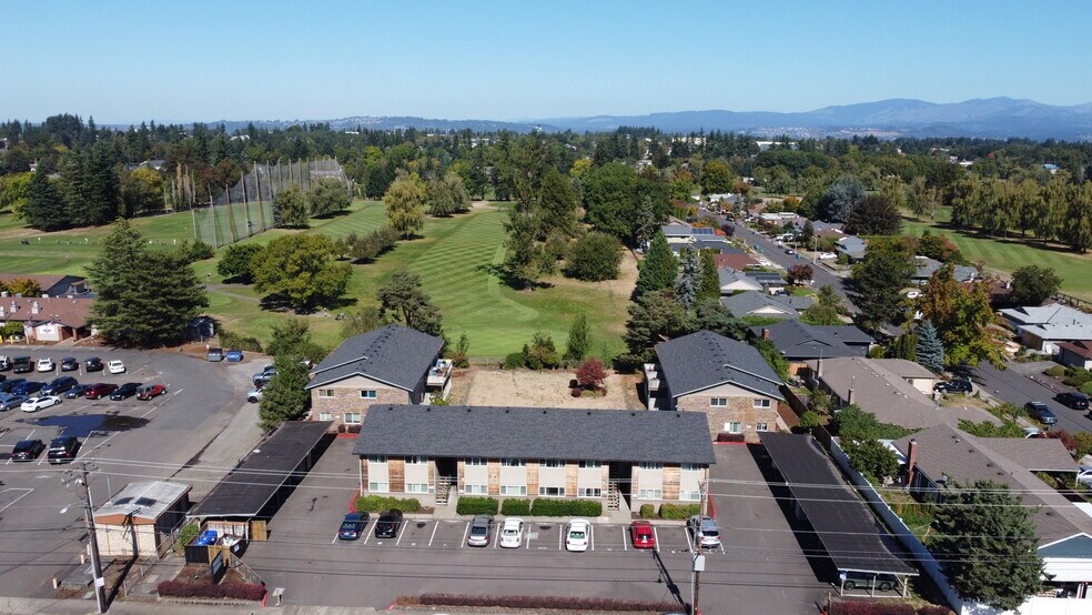 2275 NE Division St, Gresham, OR à vendre - Photo du bâtiment - Image 1 de 23