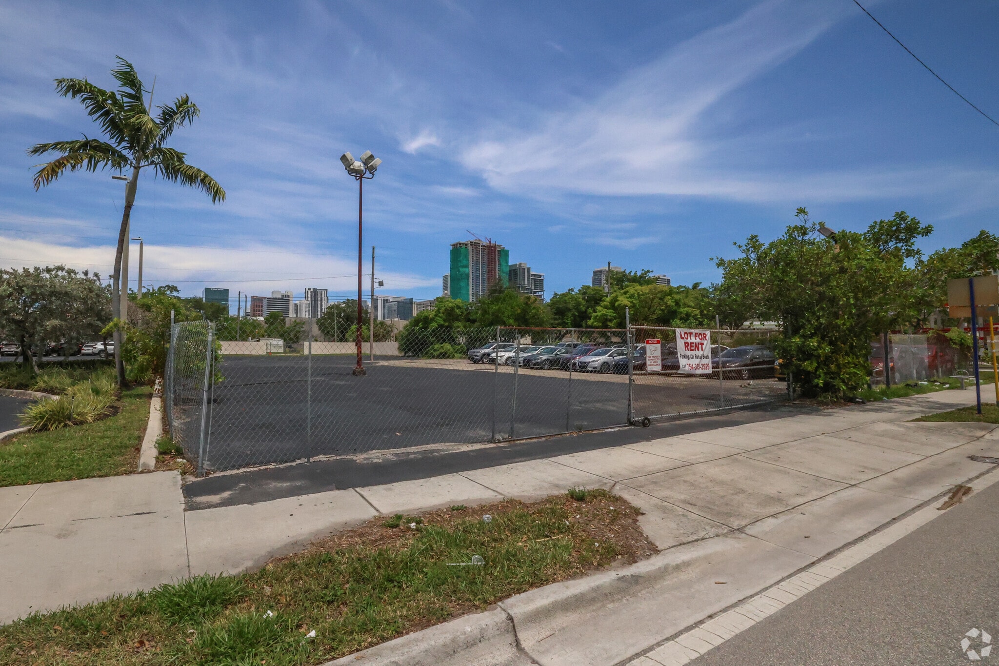 100 NW 7th Ave, Fort Lauderdale, FL for lease Primary Photo- Image 1 of 10