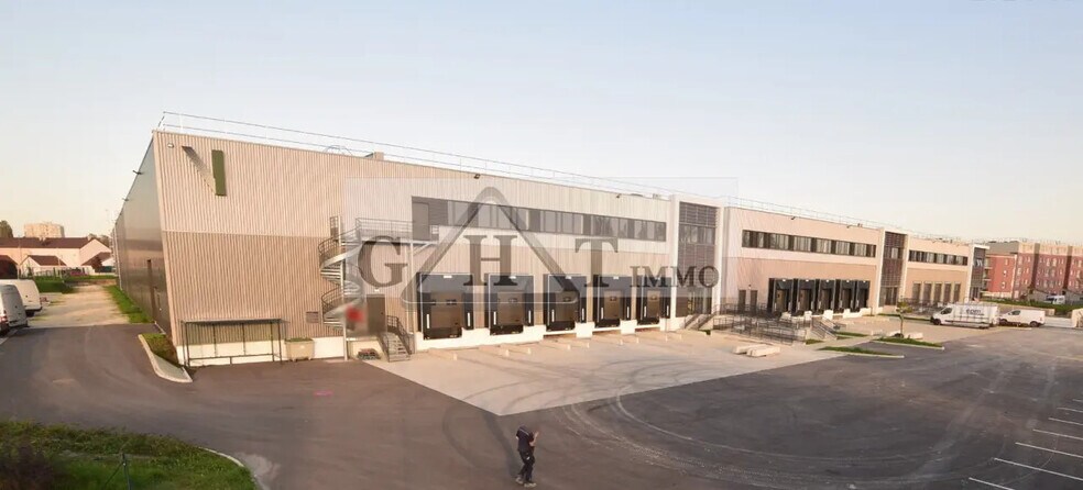 Industrial in Garges-lès-Gonesse for lease - Building Photo - Image 2 of 5
