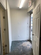 104 Allen Blvd, Farmingdale, NY à louer Photo intérieure- Image 2 de 4