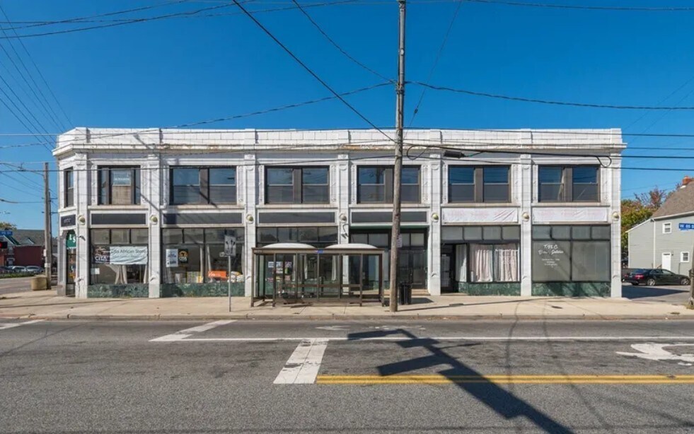 2082 W 65th St, Cleveland, OH à louer Photo principale- Image 1 de 2