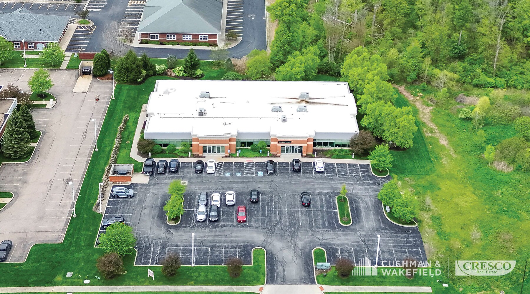 8948 Canyon Falls Blvd, Twinsburg, OH à vendre Photo du bâtiment- Image 1 de 9