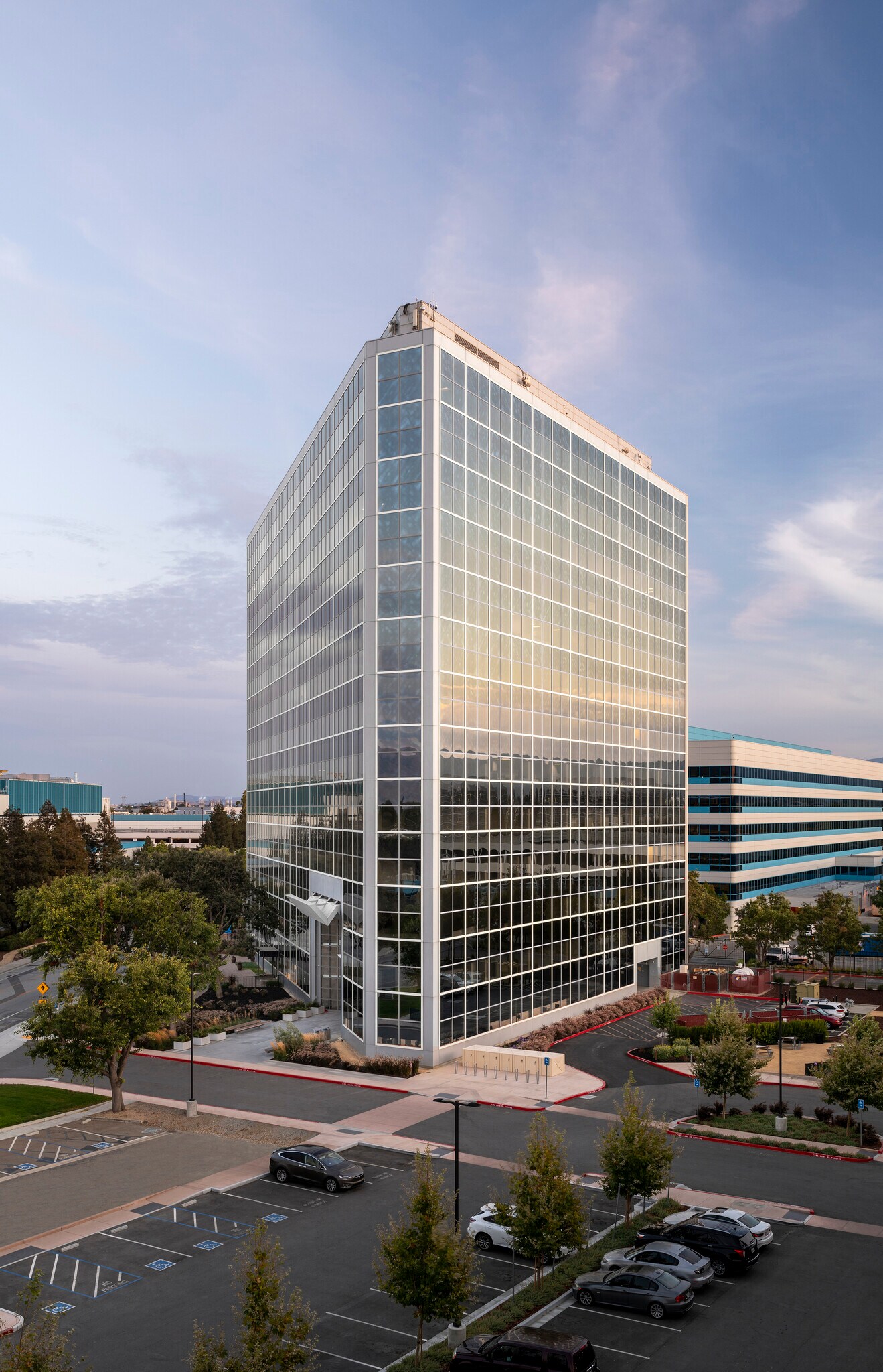 2350 Mission College Blvd, Santa Clara, CA à louer Photo du bâtiment- Image 1 de 16