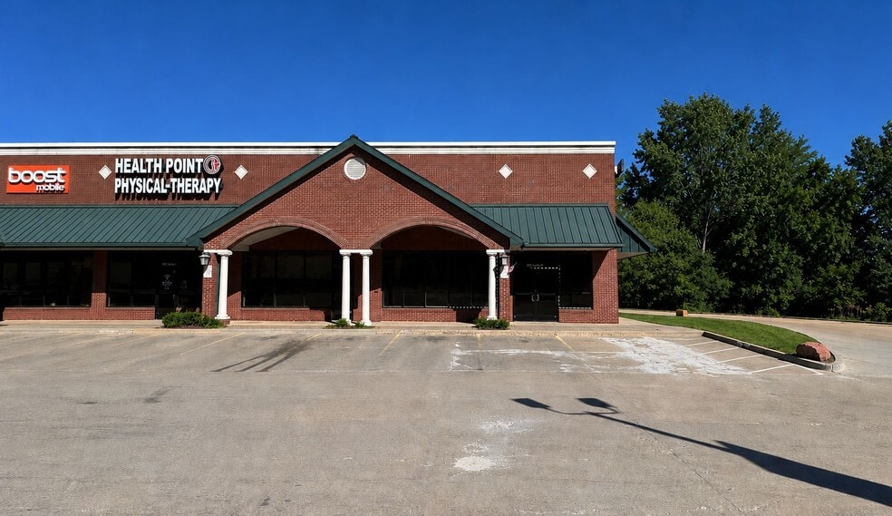 395 N Groesbeck Hwy, Mount Clemens, MI for lease - Building Photo - Image 1 of 18
