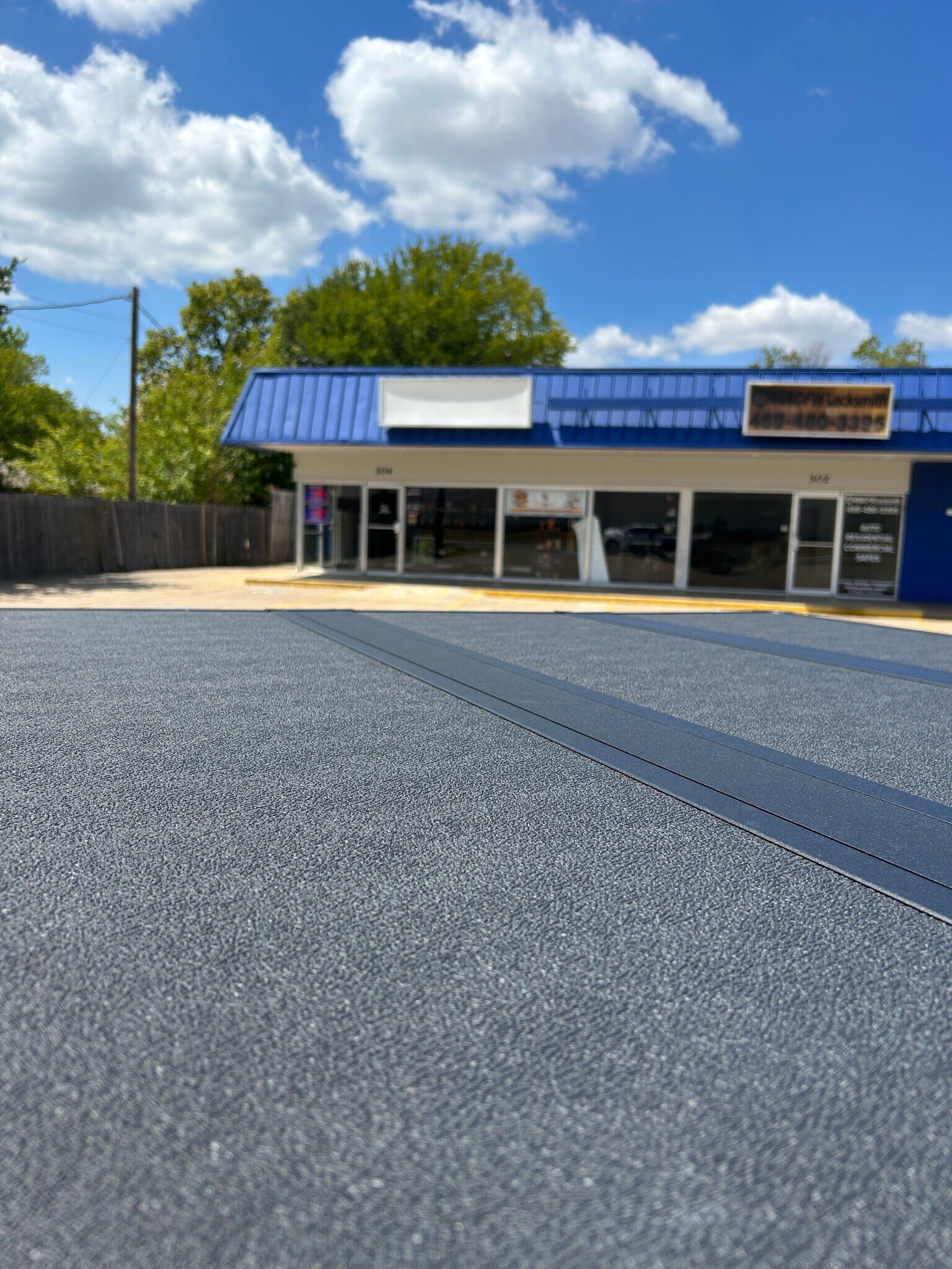 300 S Bowen Rd, Arlington, TX for lease Primary Photo- Image 1 of 2