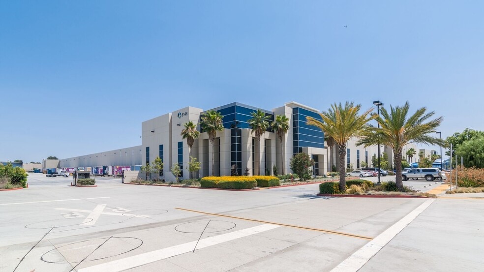 6100 Garfield Ave, Commerce, CA for lease - Building Photo - Image 1 of 8