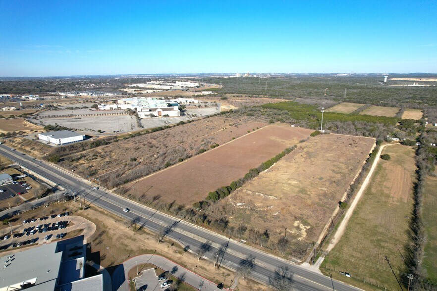 17103 Nacogdoches Rd, San Antonio, TX à vendre - Photo du bâtiment - Image 2 de 10