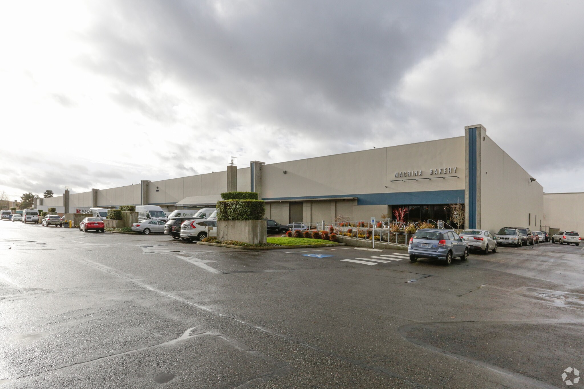 19215-19221 66th Ave S, Kent, WA for lease Primary Photo- Image 1 of 10