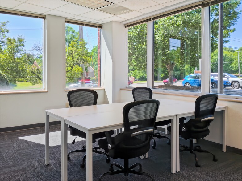 1831 Eastchester Dr, High Point, NC for lease - Building Photo - Image 2 of 8