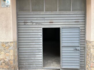 Plus de détails pour Multi-résidentiel à vendre