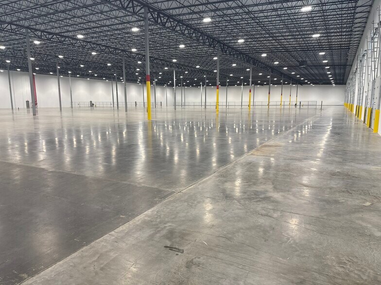 W Ten Rd, Mebane, NC à louer - Photo du bâtiment - Image 2 de 5