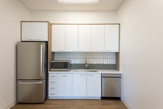 4600 Roswell Rd, Atlanta, GA for lease Interior Photo- Image 2 of 4