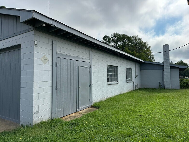 807 Center St, Apex, NC à louer - Photo du bâtiment - Image 2 de 6