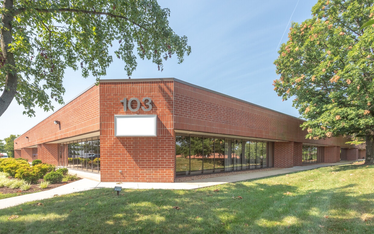 103-105 Carpenter Dr, Sterling, VA for lease Primary Photo- Image 1 of 4