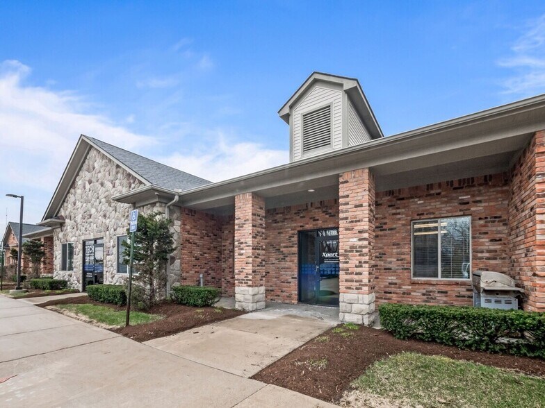 38765-38795 Mound Rd, Sterling Heights, MI à louer - Photo du bâtiment - Image 1 de 15