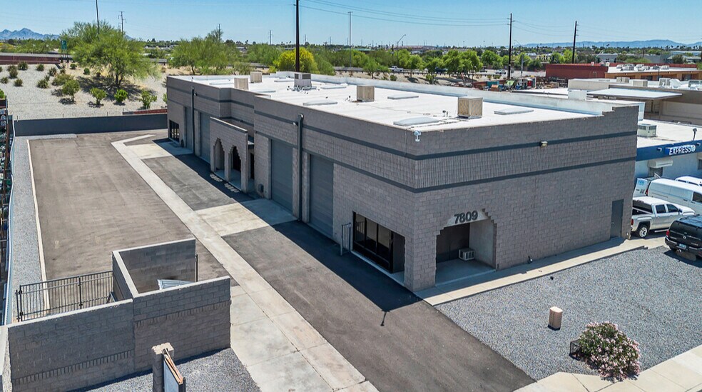 7809 N 68th Ave, Glendale, AZ à vendre - Photo du bâtiment - Image 2 de 17