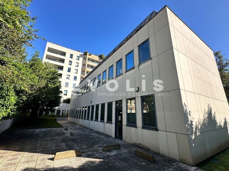 52-54 Rue Du Capitaine Guynemer, Courbevoie à louer - Photo du bâtiment - Image 3 de 34