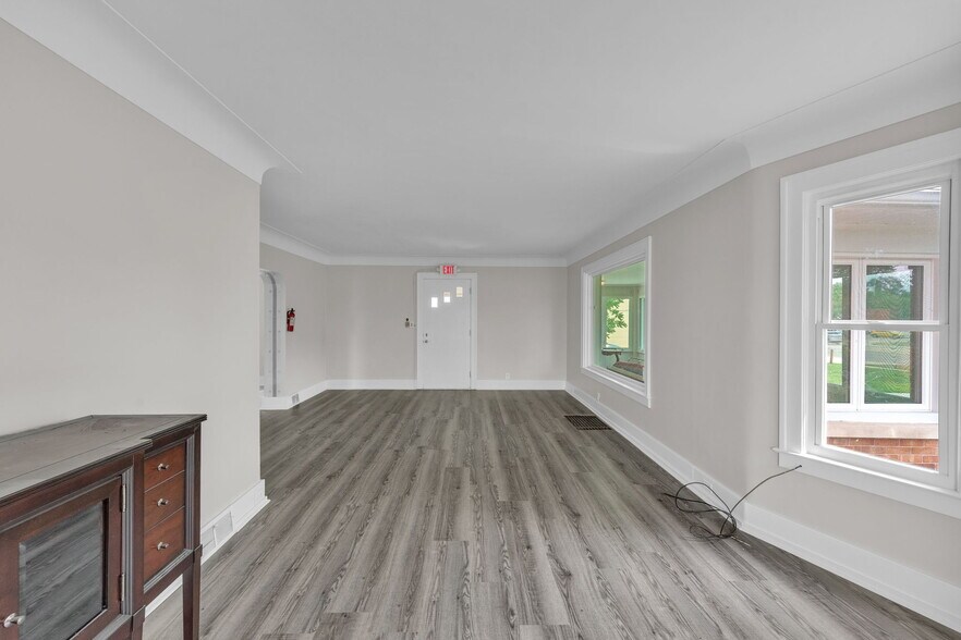 29016 Ford Rd, Garden City, MI à vendre - Photo du bâtiment - Image 3 de 31