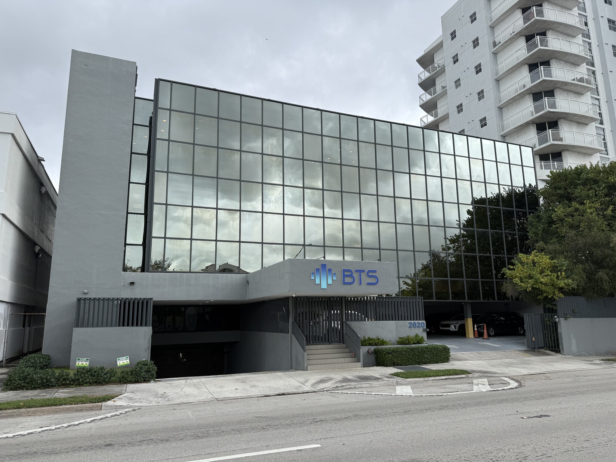 2620 SW 27th Ave, Miami, FL for lease Primary Photo- Image 1 of 11