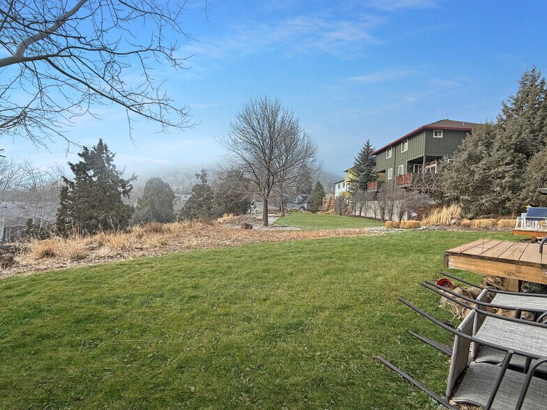 1696 NE Lotus Dr, Bend, OR à vendre - Photo du bâtiment - Image 3 de 10
