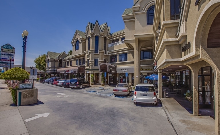 18645-18663 Ventura Blvd, Tarzana, CA for sale - Building Photo - Image 2 of 12