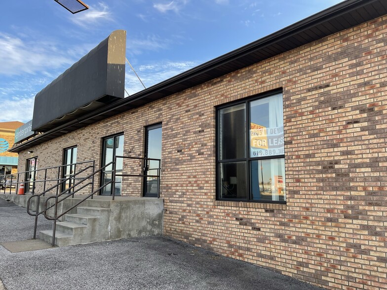 2705 W Deyoung St, Marion, IL for lease - Building Photo - Image 1 of 13
