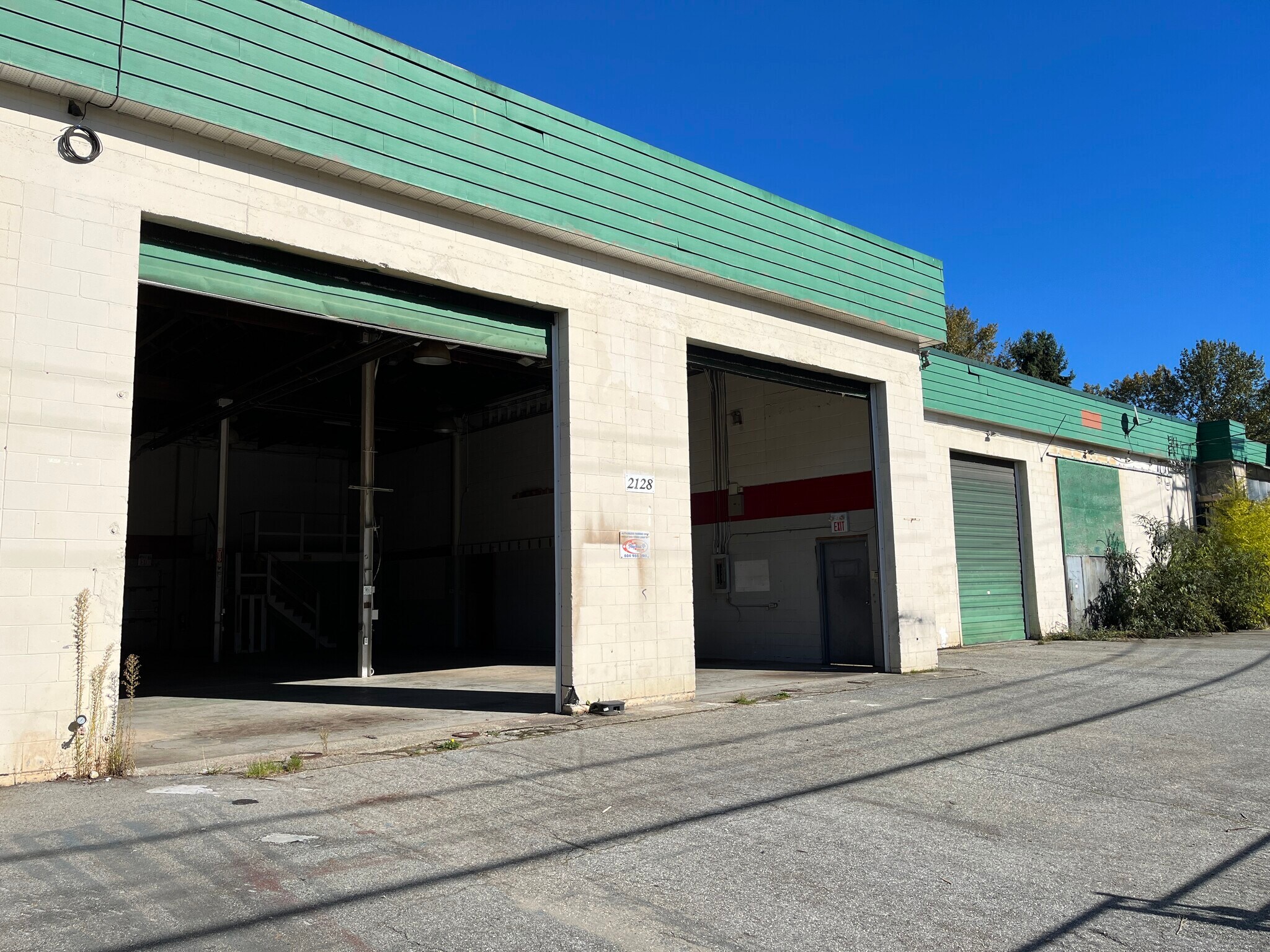 2128 Front St, North Vancouver, BC à vendre Photo du bâtiment- Image 1 de 1