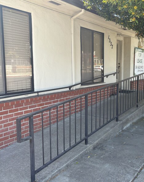 595 Estudillo Ave, San Leandro, CA à louer - Photo du bâtiment - Image 2 de 6