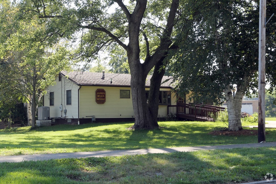 300 N Main St, Rittman, OH à vendre - Photo du bâtiment - Image 2 de 5