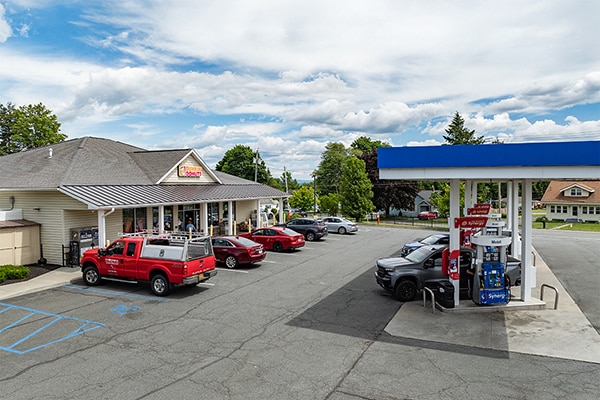 Boght Corners - 3 Asset Portfolio portfolio of 2 properties for sale on LoopNet.ca - Building Photo - Image 2 of 4