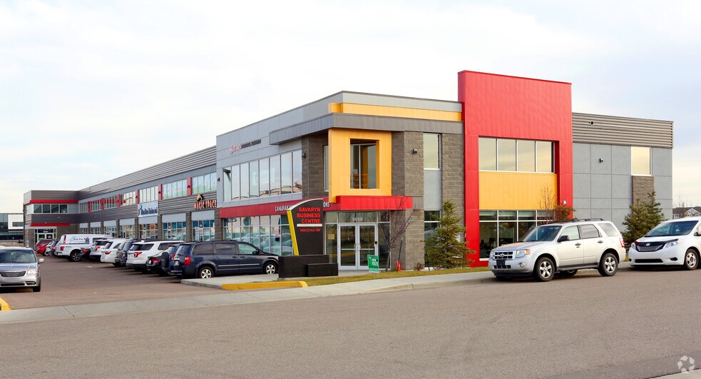 9050 22 Av SW, Edmonton, AB à vendre - Photo du bâtiment - Image 2 de 15