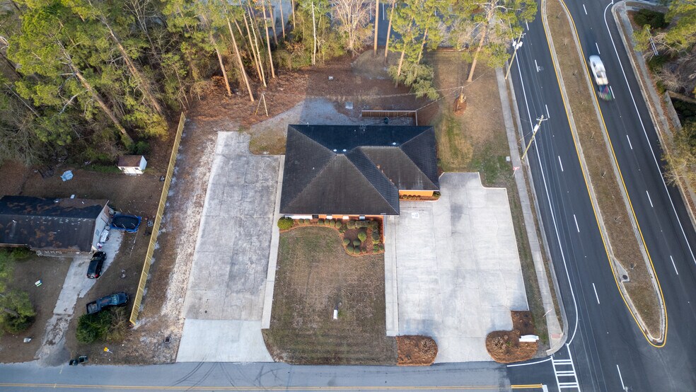 811 S 1st St, Jesup, GA à louer - Photo du bâtiment - Image 2 de 10