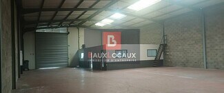 Plus de détails pour Local d'activités à louer