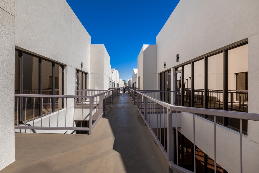 10752 N 89th Pl, Scottsdale, AZ for lease - Building Photo - Image 2 of 2