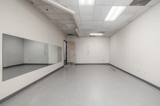 15901 Hawthorne Blvd, Lawndale, CA à louer Numérisation 3D de Matterport- Image 1 de 8