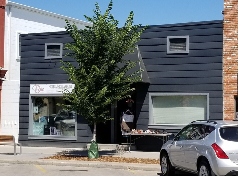 318 1st St W, Cochrane, AB for sale Building Photo- Image 1 of 1