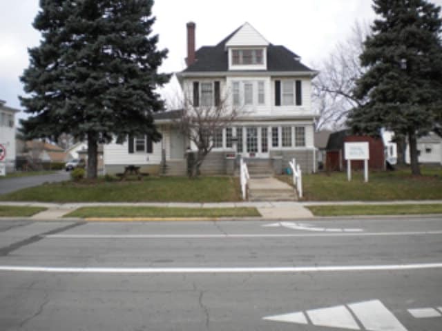 Healthcare & Residential Investment portfolio of 15 properties for sale on LoopNet.ca - Primary Photo - Image 2 of 3