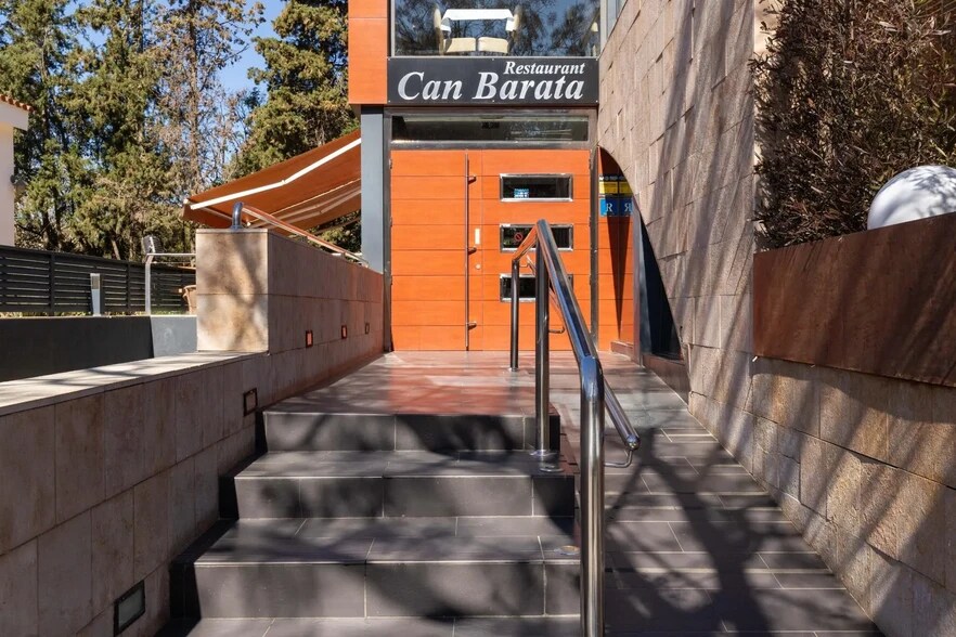 Carrer Can Barata, 8, Sant Cugat del Vallès, Barcelona à vendre - Photo du bâtiment - Image 2 de 41