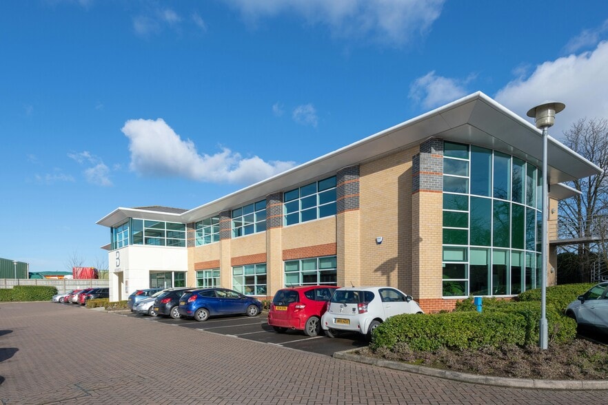 Waltham Rd, Maidenhead for lease - Building Photo - Image 3 of 16